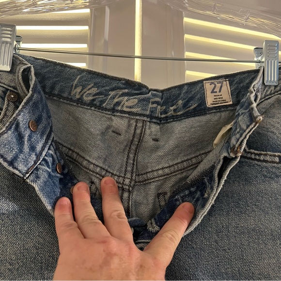 We The Free Maggie Mid-Rise Straight Leg Distressed Raw Hem Jeans Womens Size 27 - Picture 4 of 11